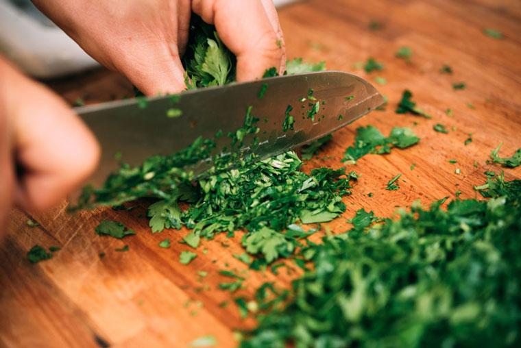 How Do I Find A Bulk Herb Supplier?
